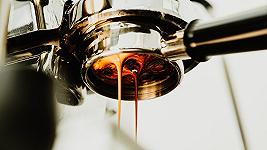 Per alzare il prezzo del caffè ci vuole coraggio, e un buon prodotto da servire