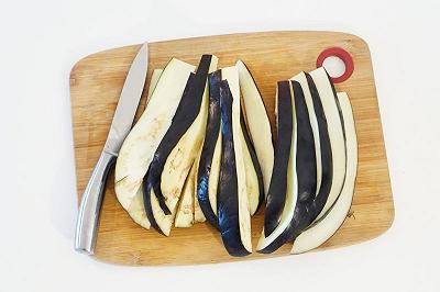 Affettate le melanzane