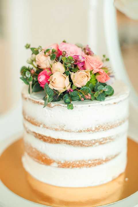 Naked Cake, la ricetta con i trucchi per decorarla come un pro