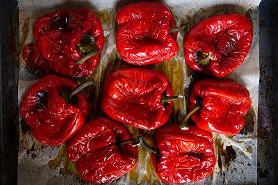 Cuocete i peperoni al forno