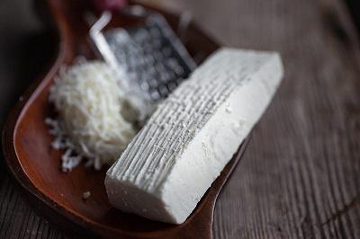 Saltate e aggiungete il formaggio