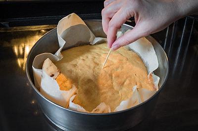 Cuocete la sponge cake