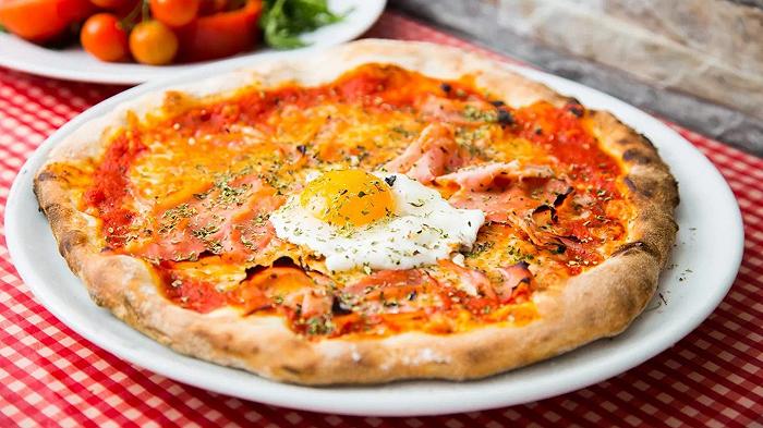 Crazy Pizza? A Torino era già “preso” e ora il pizzaiolo storico vive un incubo firmato Briatore