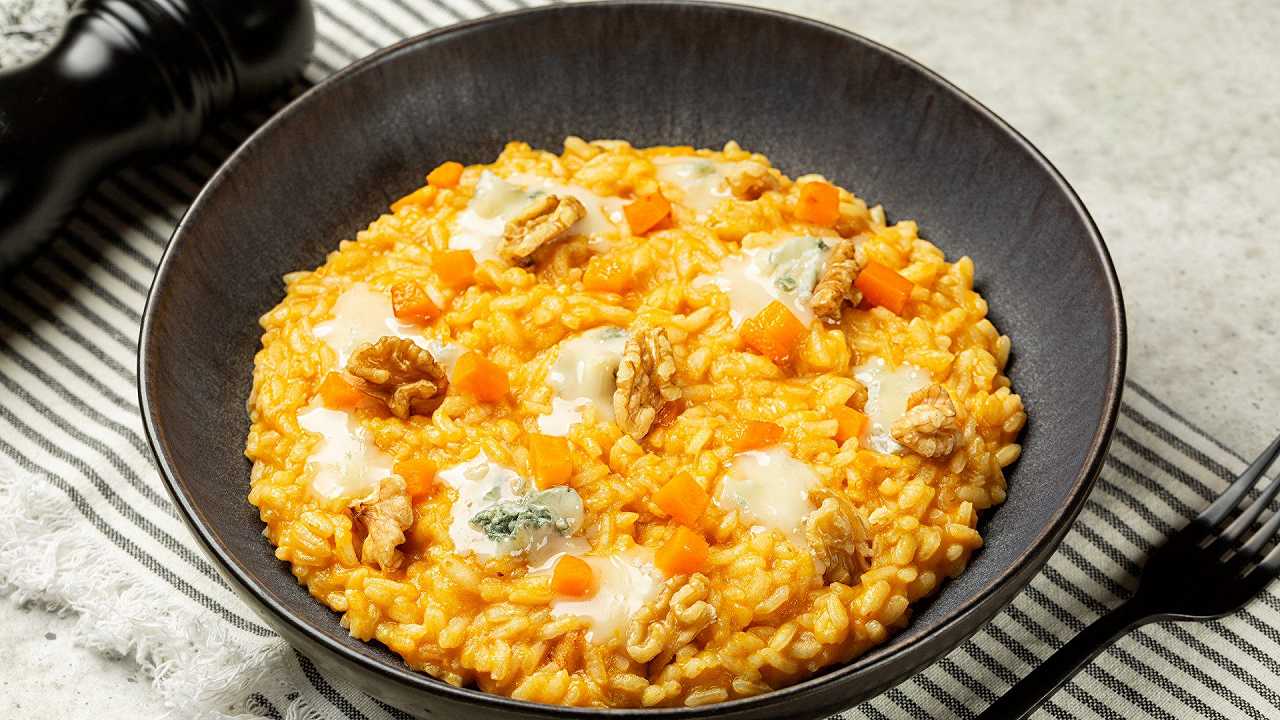 Risotto zucca e gorgonzola, la ricetta e le varianti