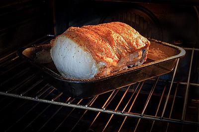Cuocete l'arrosto di tacchino al forno