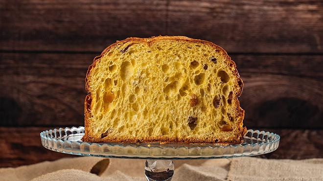 La ruota panettone tagliato