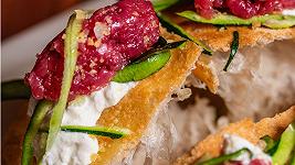 DiPizza racconta le pizzerie imperdibili delle Marche con un libro inedito