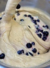 Mescolate i muffin all'impasto