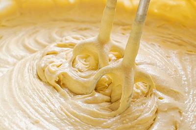 Aggiungete a farina all'impasto