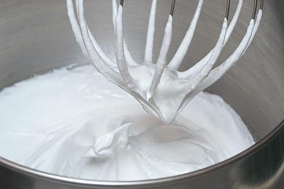 Montate la meringa italiana