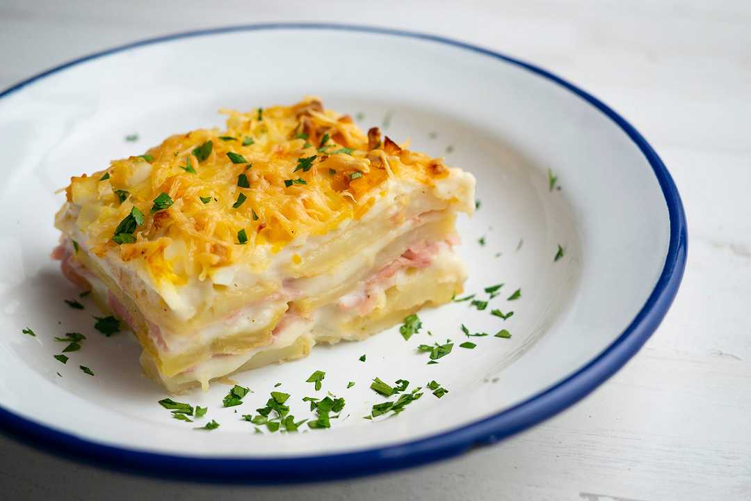 Parmigiana di patate, la ricetta filante al forno