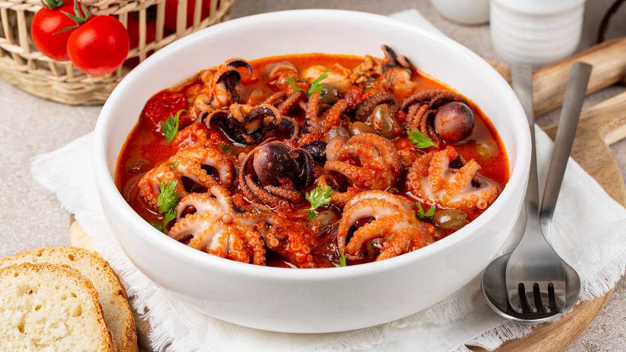 Polipetti affogati, la ricetta tradizionale napoletana