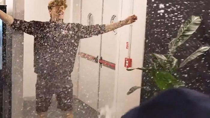 Quello di Sinner non era Champagne ma Asti, che recupera i soldi spesi con articoli come questo