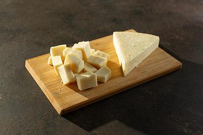 Tagliate il formaggio