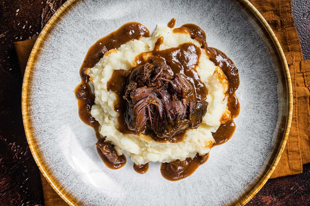 Guancia di maiale brasata, la ricetta morbida e saporita