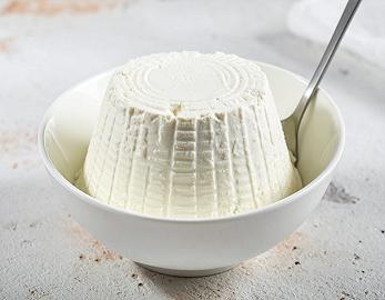 Saltate la pasta con ricotta e spinaci