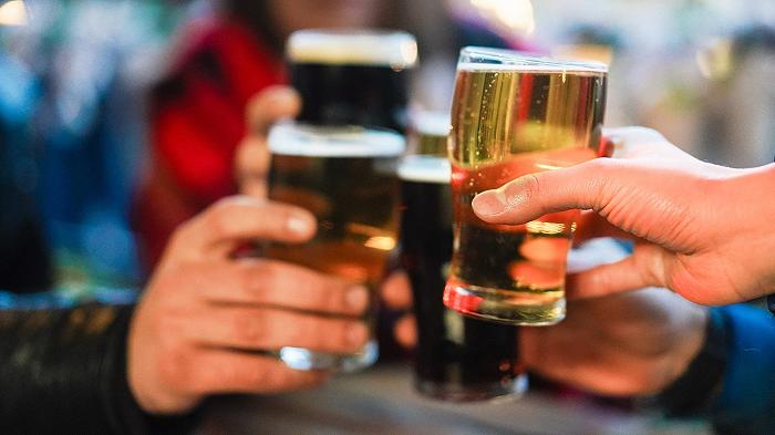 L’Inghilterra fa i conti con i suoi pub, e ancora una volta non tornano