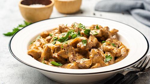 Manzo alla stroganoff, la ricetta classica