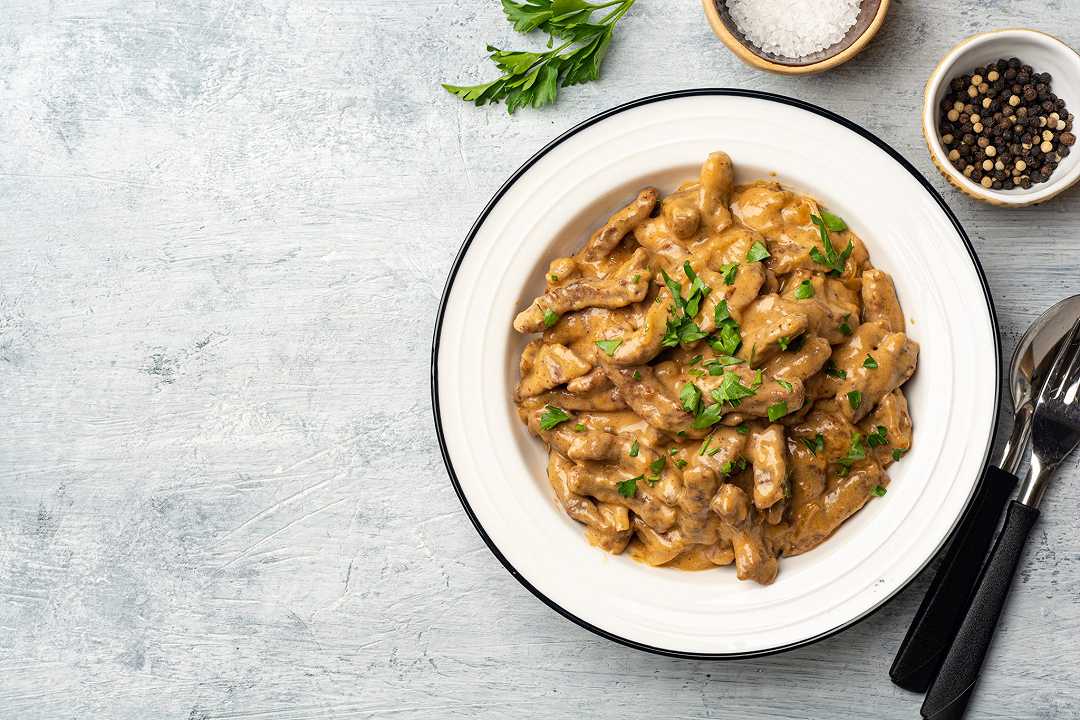 Manzo alla stroganoff, la ricetta classica