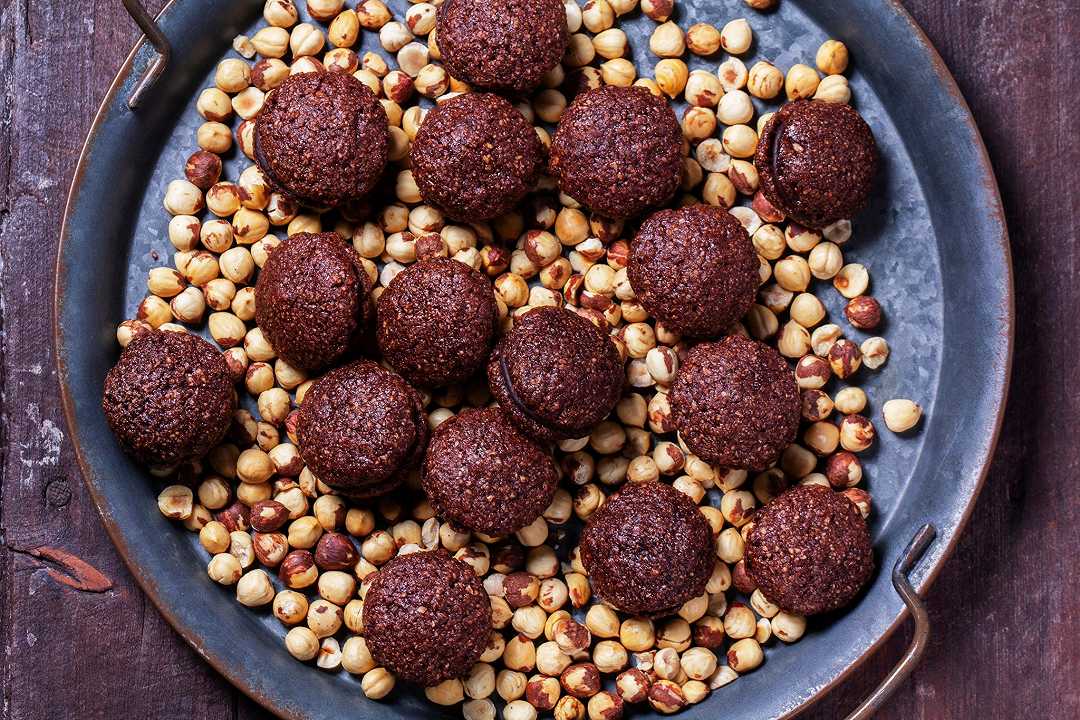 Baci di Alassio, la ricetta ligure con nocciole e cioccolato