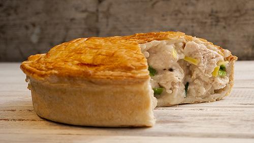Chicken pie, la ricetta della torta salata di pollo