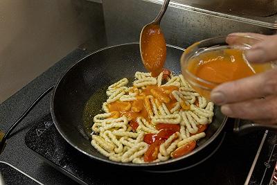 Risottate le lorighittas e completate la cottura