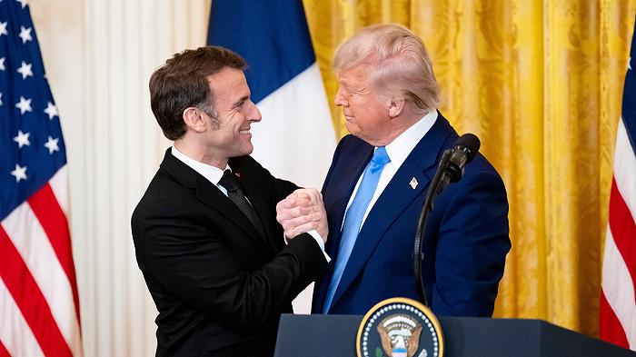 Donald Trump prova a ricattare la Francia usando vini e Champagne