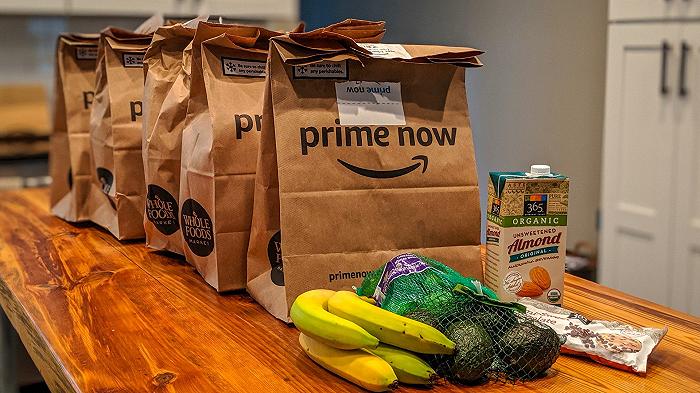 Amazon chiude tutti i suoi punti vendita: i negozi fisici hanno fallito?