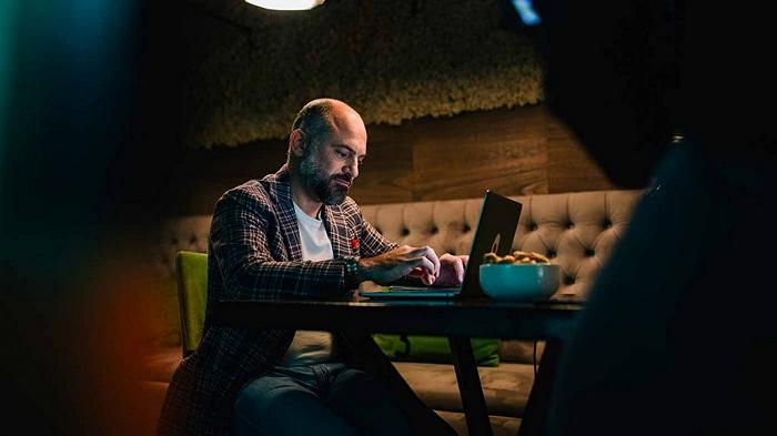 L’Uomo delle Stelle, il critico gastronomico di So Wine So Food, è indagato per 24 milioni di euro