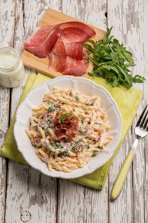 Trofie speck e noci, la ricetta saporita