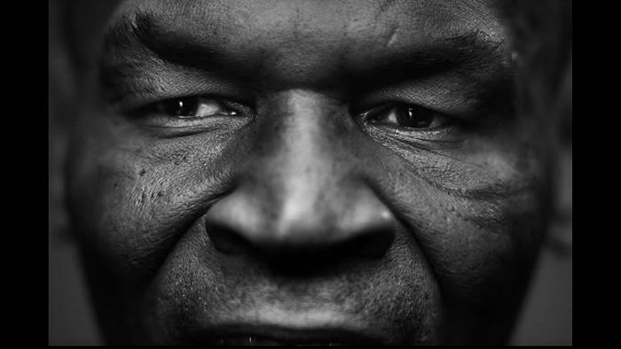 Il cibo ultra processato uccide: parola di Mike Tyson