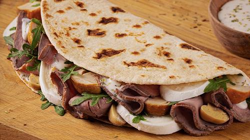 La Piadineria sfida lo street food di Napoli, e per l’occasione abbiamo intervistato il nuovo AD