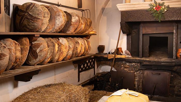 Pane e salute: come funziona il forno di Orsara di Puglia attivo da 500 anni