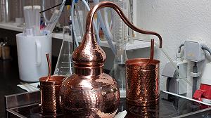 Negli Usa dopo quasi 150 cambiano idea: ora si può distillare a casa