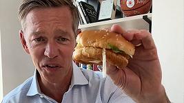 Il video imbarazzante del CEO di McDonald’s: colpa della madre