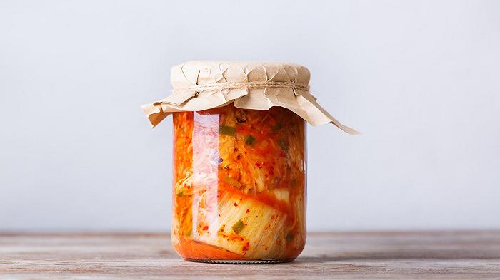Uno studio dimostra che il kimchi difende il corpo dalle nanoplastiche