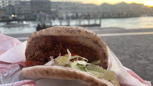 Krispy Kebab di KFC, recensione: com’è Kentucky Fried Chicken in versione mediorientale