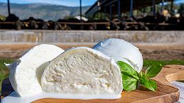 La mozzarella di bufala sta diventando troppo cara?