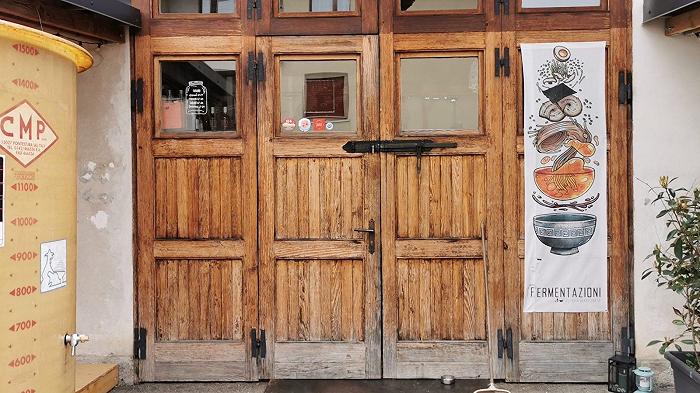 Fermentazioni: com’è mangiare in un’izakaya (nascosta) ai piedi delle Dolomiti Bellunesi