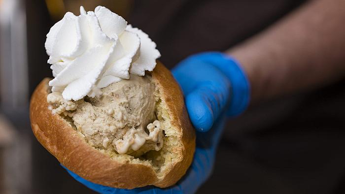 Quanto costa una brioscia con gelato, al gelatiere