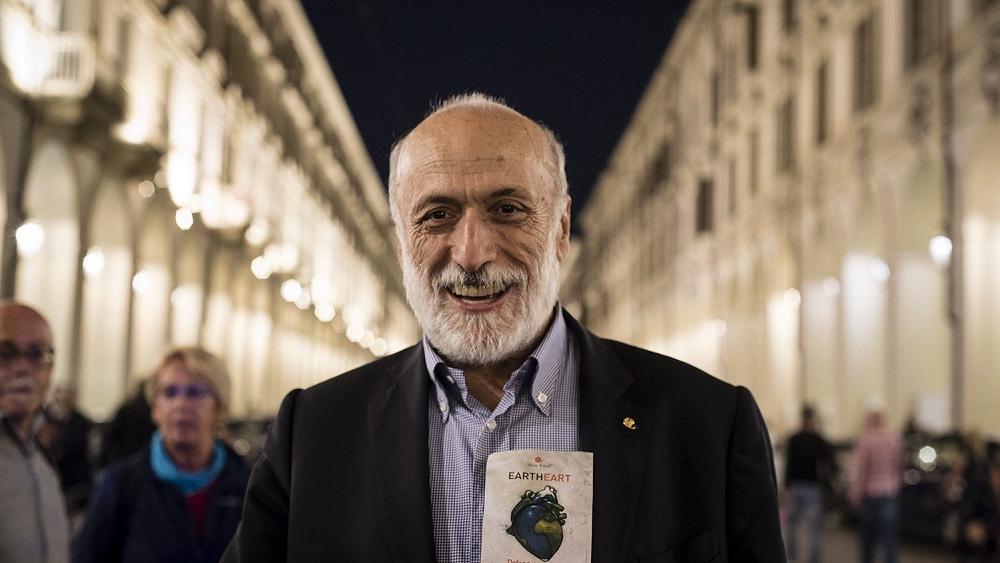I 5 libri di Carlo Petrini di cui non si può fare a meno