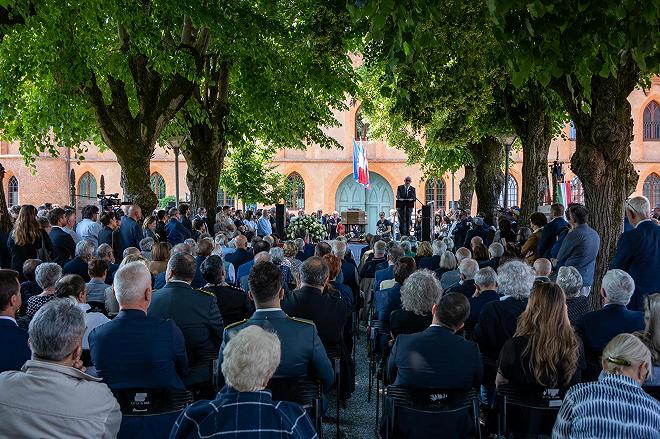 funerale laico carlin Petrini