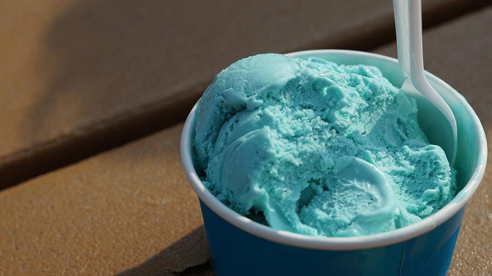 Perché vogliamo il gelato azzurro?