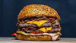 L’intelligenza artificiale prepara anche gli hamburger
