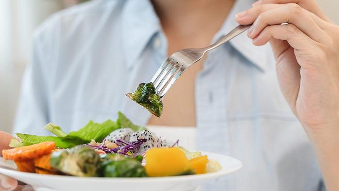 Mettersi a dieta da soli è un’idea da ricovero, dati alla mano