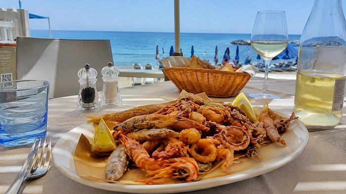 9 posti in Liguria dove mangiare bene sulla spiaggia