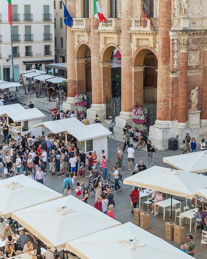 pizza in piazza