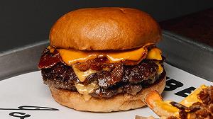 Joe Bastianich porta i suoi hamburger a Torino e a Roma