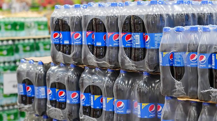 Pepsi sta perdendo la battaglia con coca cola, ed è colpa dei salutisti