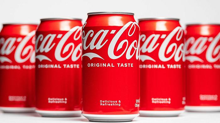 Il nuovo logo della Coca Cola non convince del tutto